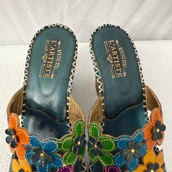 L'Artiste Women's Multicolor Floral Sandals - Picture 5 of 11